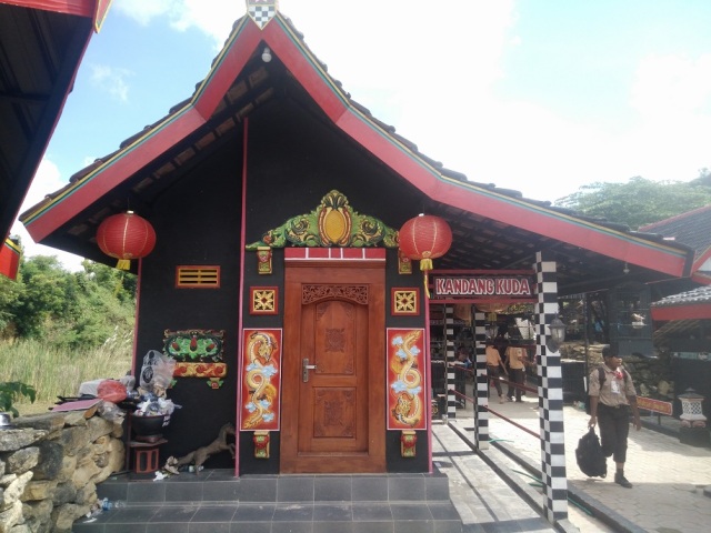 Istana Asal-Asalan Gunung Mas Mantup  Info Kabupaten Lamongan